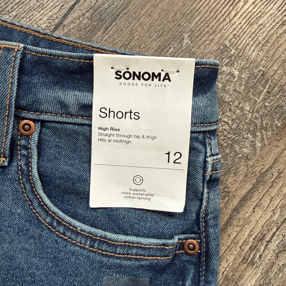 Sonoma Women's Size 12 Classic Blue Jean Shorts NWT - Picture 3 of 7